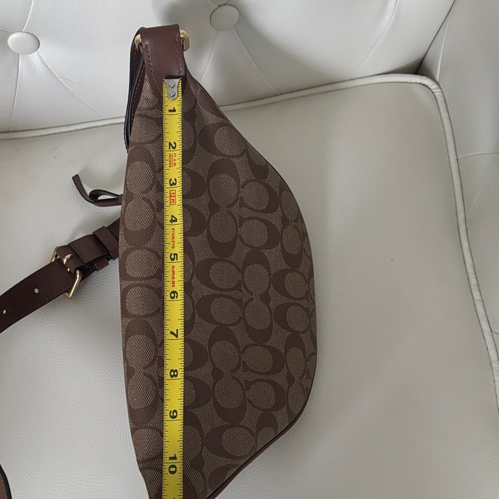 Coach Monogram Crossbody/Fanny pack or waist bag, adjustable strap. New With Tag - Picture 17 of 17